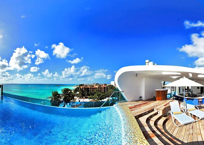We Uniq El Carmen Adults Only Hotel