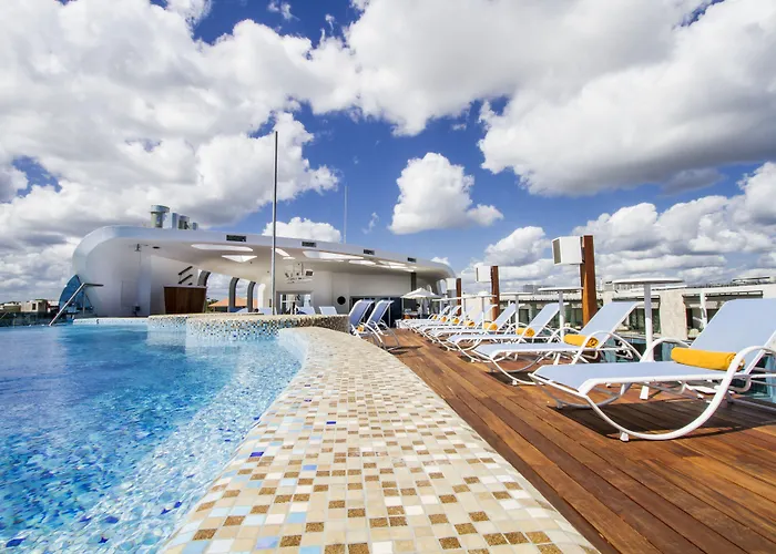 We Uniq El Carmen Adults Only Hotel