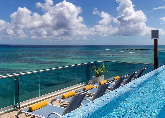 We Uniq El Carmen Adults Only Hotel