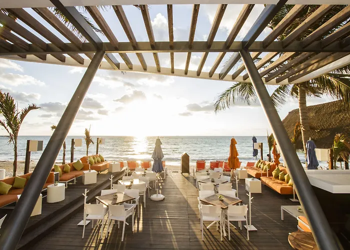 We Uniq El Carmen Adults Only Hotel 5*