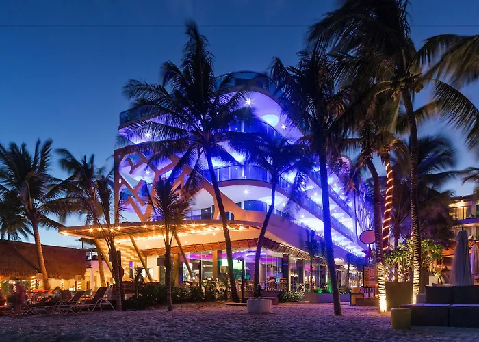 We Uniq El Carmen Adults Only Hotel 5*