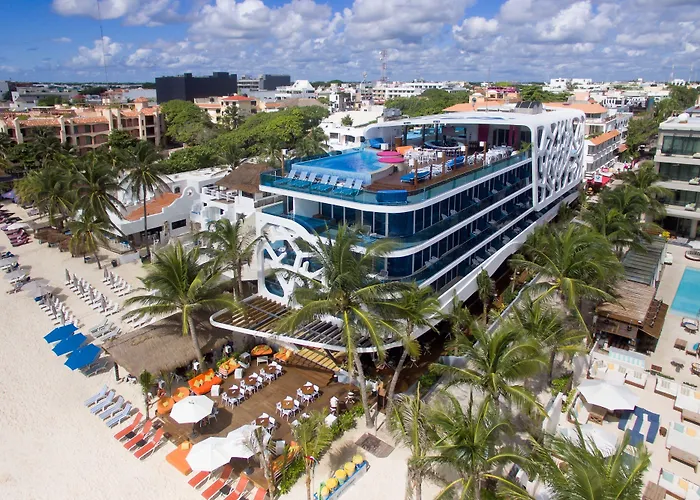 We Uniq El Carmen Adults Only Hotel
