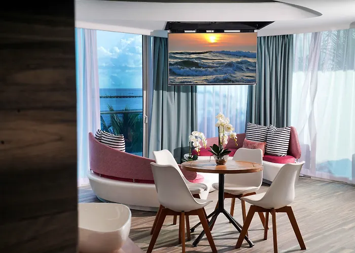 Hotel We Uniq El Carmen Adults Only