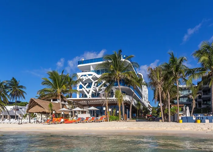 We Uniq El Carmen Adults Only Hotel